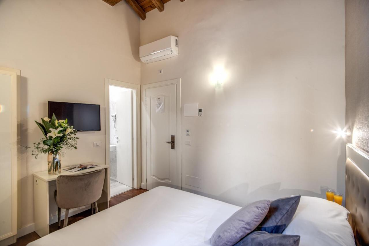 San Silvestro 3* Rome